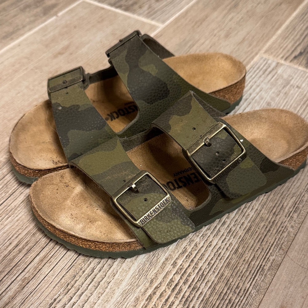 Birkenstock Arizona Green Camouflage Sandals size 6 / 37